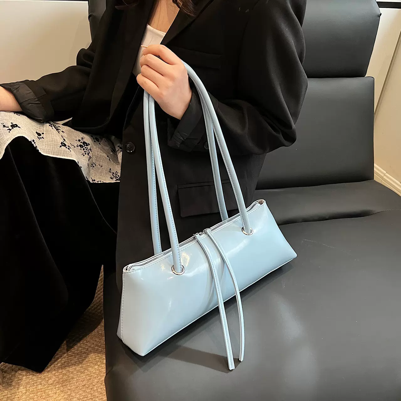 韩版小众潮时尚质感法棍包包女2025新款简约休闲腋下单肩包手提包