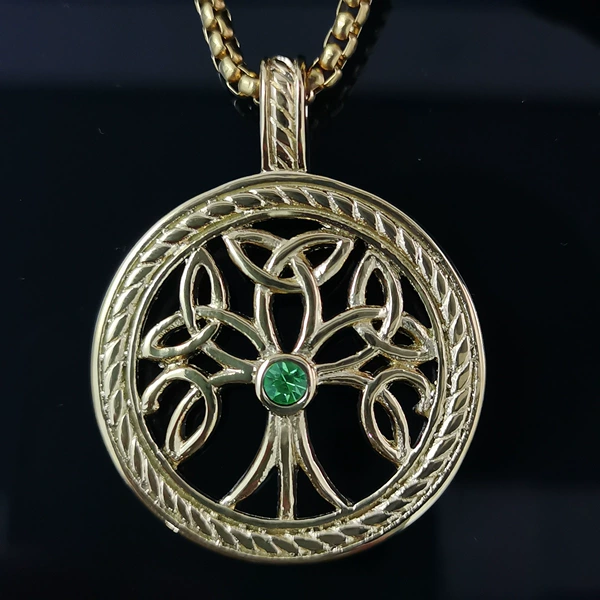 Gold, green diamond, single pendant