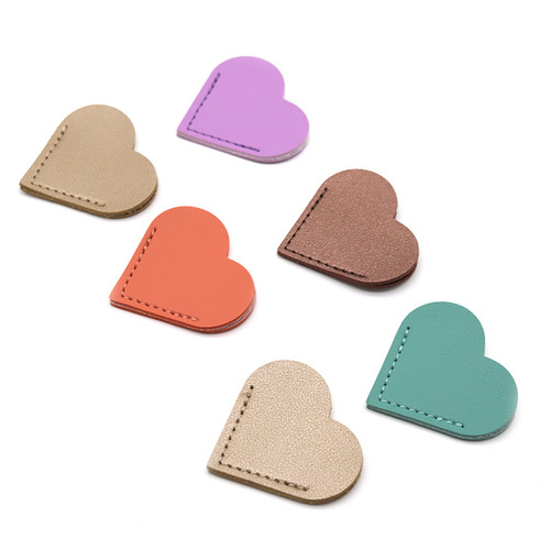 Leather Heart-Shaped Bookmark Mini Portable Gift Heart Bookmark Page Clip Book Corner Protection Cover with Custom Logo