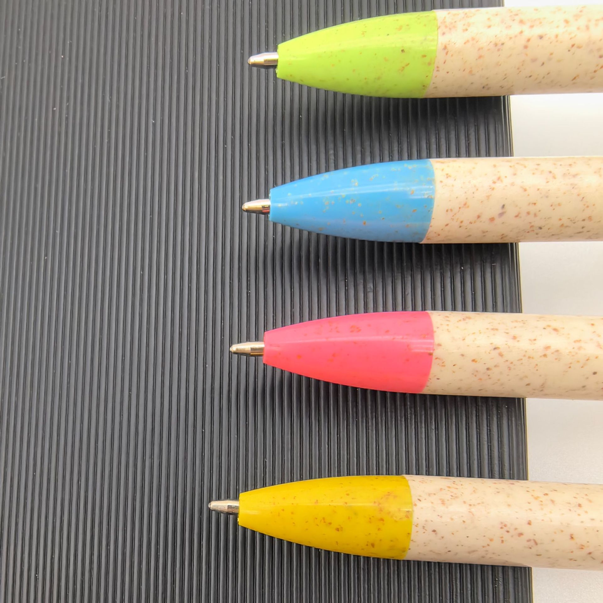 Mayorista ecológico explicable palma de paja bolígrafo de bolígrafo escondido diseño de bolígrafo de promoción de oficina seda lisa