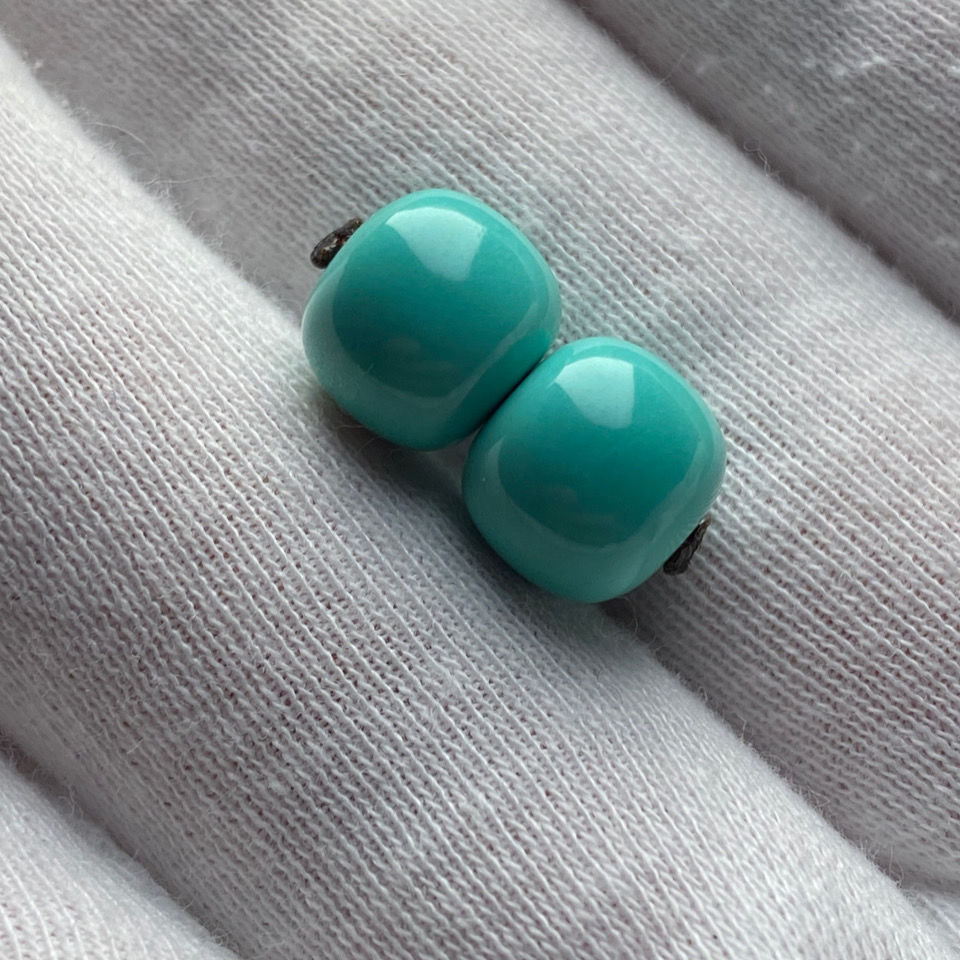 Turquoise beads walnut