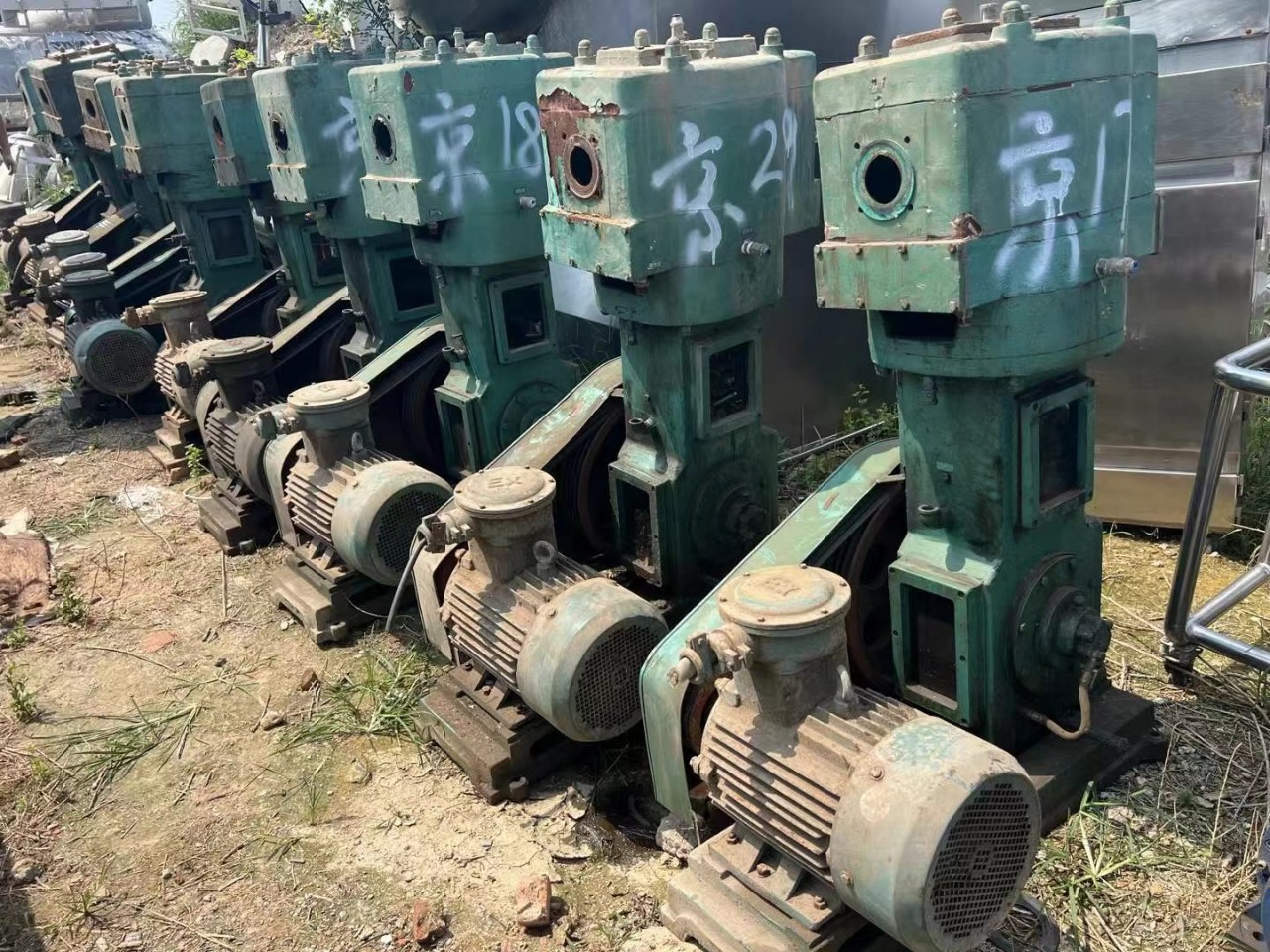 7.5千瓦无油立式真空泵，抽气量100升/S，大量现货，