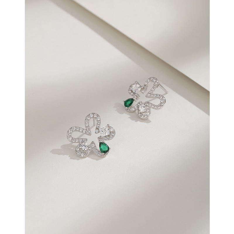 S925 plata esterlina con incrustaciones de circón flor Stud pendientes hembra nicho diseño Luz de lujo de alto grado retro pendientes de temperamento