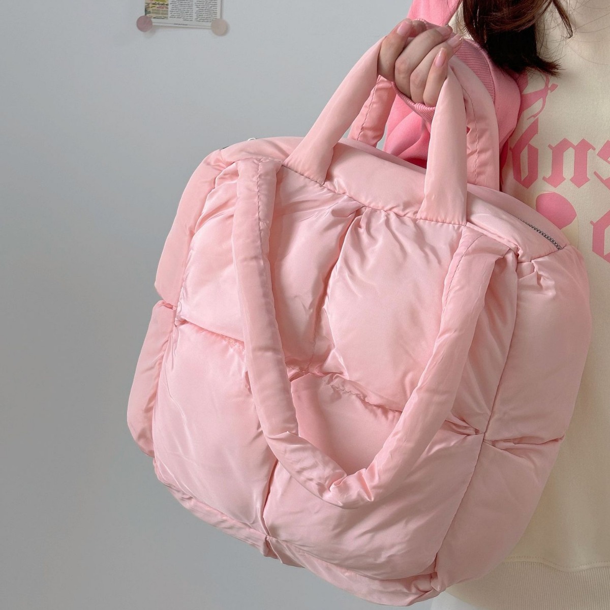 High grade diamond shaped soft cotton filled large capacity tote bag for women 2022 new autumn and winter versatile underarm shoulder bag_voghion.com