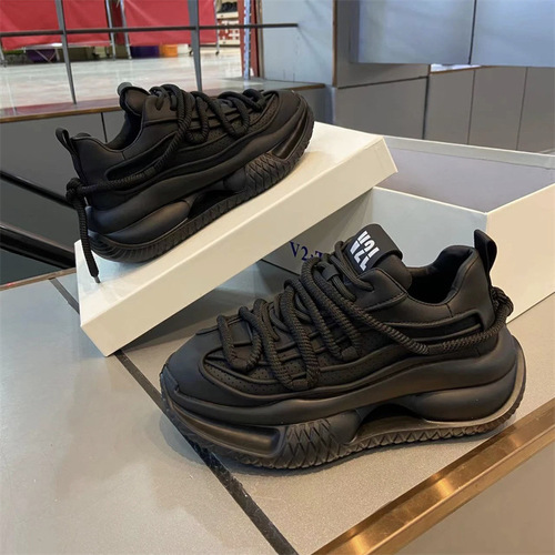 Men's best-selling trendy celebrity-liked monochrome casual shoes, versatile fashion, stain-resistant white sneakers, pure black dad shoes for men