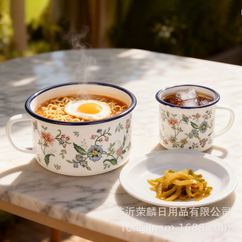 Fragrant Enamel Instant Noodle Bowl, Large Capacity with Lid, Thickened Nostalgic Fast Food Cup, Iron Tea Mug for Student Dormitories Fragrant Enamel Instant Noodle Bowl, Large Capacity with Lid, Thickened Nostalgic Fast Food Cup, Iron Tea Mug for Student Dormitories
