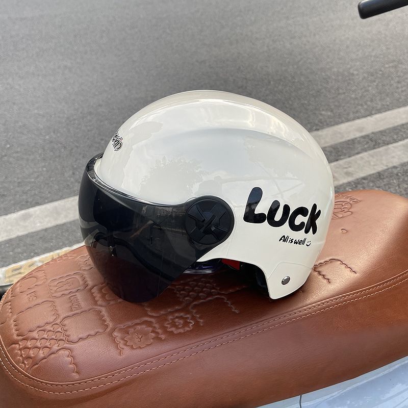Summer 3C Certified Electric Vehicle Helmet for Men and Women, New National Standard Motorcycle Half Helmet, Breathable Four Seasons Safety Helmet for Couples
