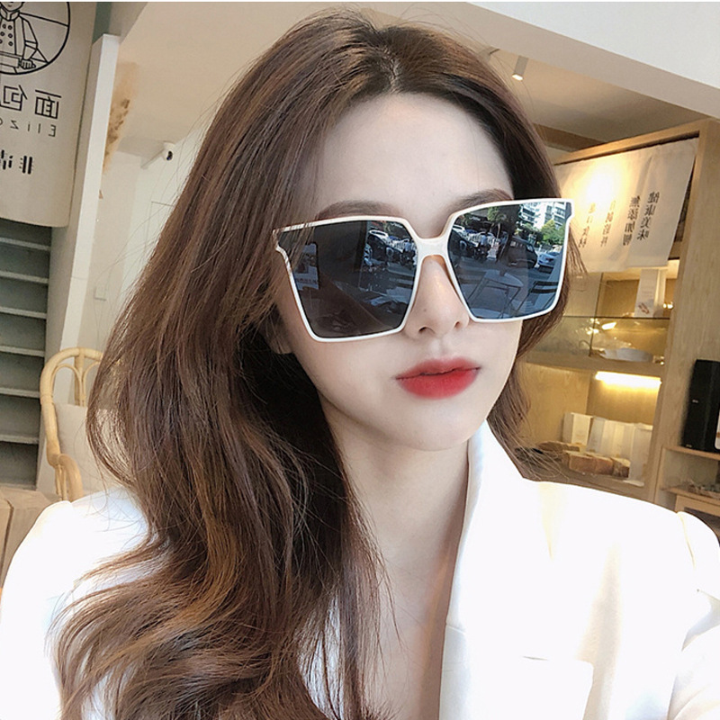 韩版米白色大框胖圆脸显瘦眼镜个性复古偏光墨镜女防紫外线太阳镜