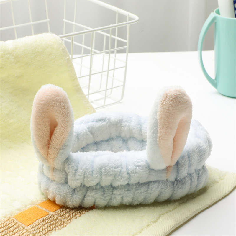 토끼 귀 하늘색 # C0C5M #