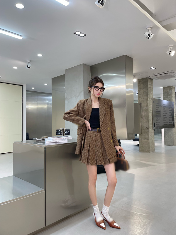 Shenzhen Nanyou Classy Original Single SP Home 22 Autumn and Winter Retro Herringbone Silhouette Suit Pleated Skirt Wool Suit Shenzhen Nanyou Classy Original Single SP Home 22 Autumn and Winter Retro Herringbone Silhouette Suit Pleated Skirt Wool Suit
