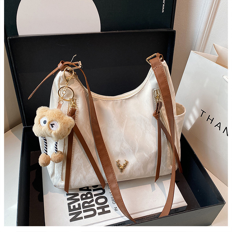 Large-capacity bags, women's 2025 bestsellers, fashionable and versatile crossbody bags, high-end single-shoulder bags, simple commuter tote bags undefined