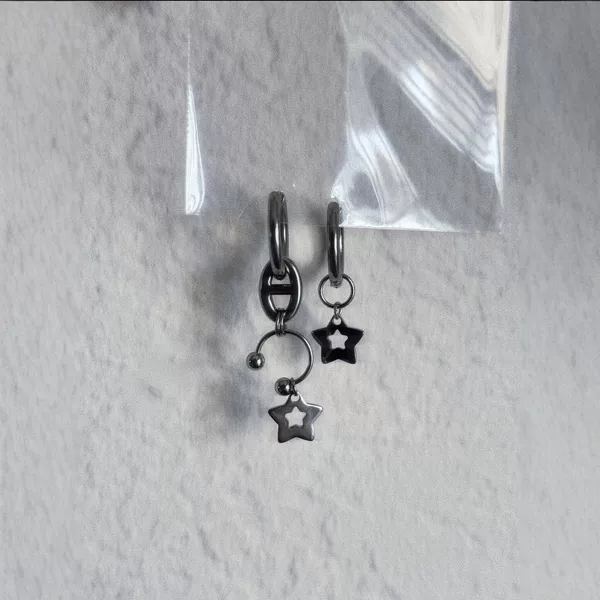 Sweet and Cool Star Earrings, Titanium Steel Earrings for Women, Unique Design Pendant, European and American Trendy Cool Earrings, Direct from Manufacturer