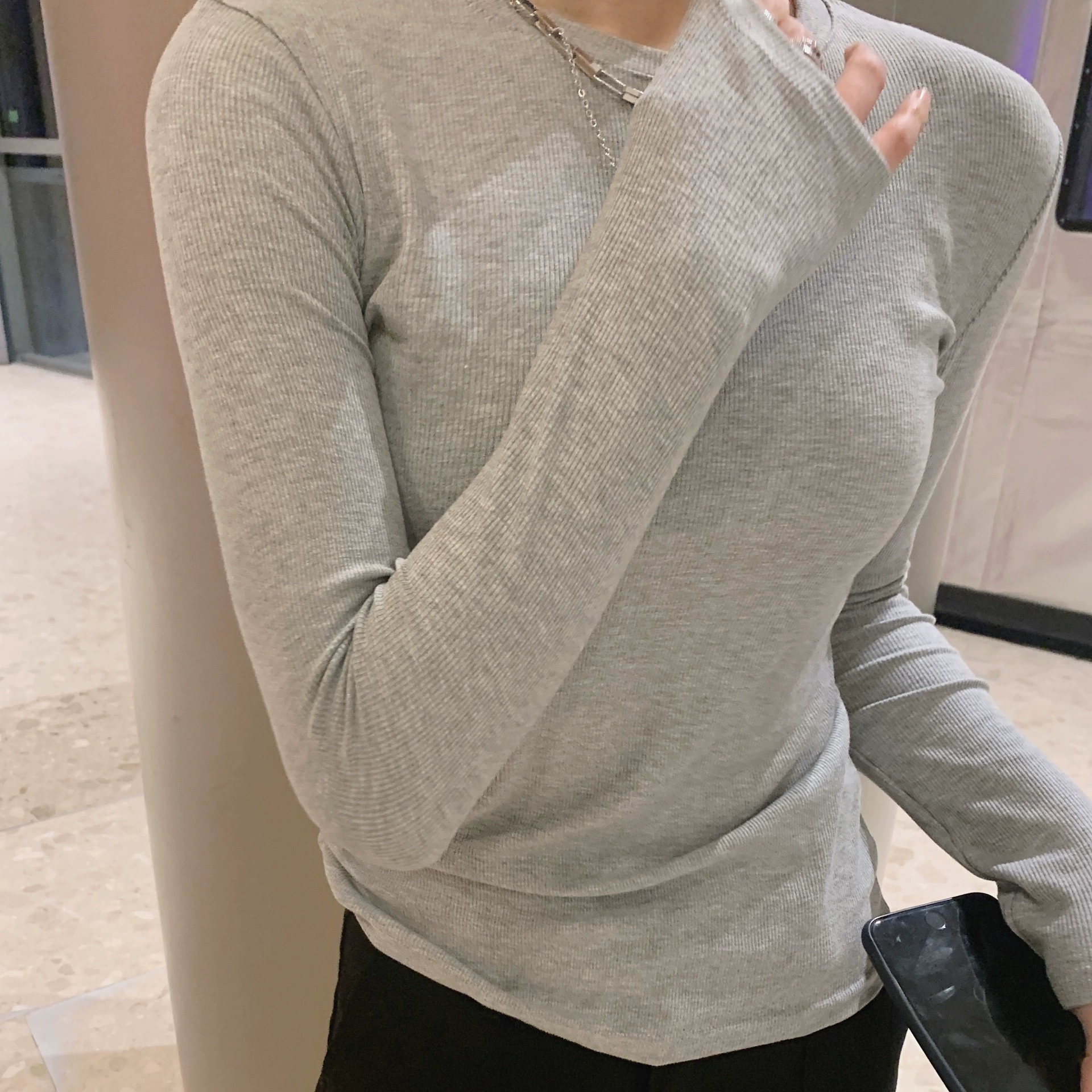 Long-Sleeve Slim-Fit Top, 300 g Body-Friendly Knit, Fitted Crewneck (2–XXL Colors Ivory/Black/Gray)