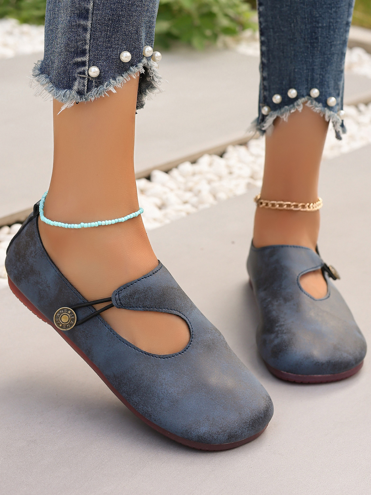 Women's Plus Size Comfortable Slip On Shoes Hollowed Out Soft Soled Flat Retro Loafers Autumn New Style Size 43_vogvips.com