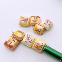 20MM印花黄油小熊竖孔花边抱枕竖孔散珠包挂钥匙扣手机链饰品配件