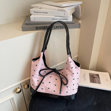 ����С�������Y����Ů2025�¿�ٴ�μ�Ҹ�°��r�������ϰ�С���