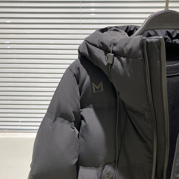Short down jacket with hood