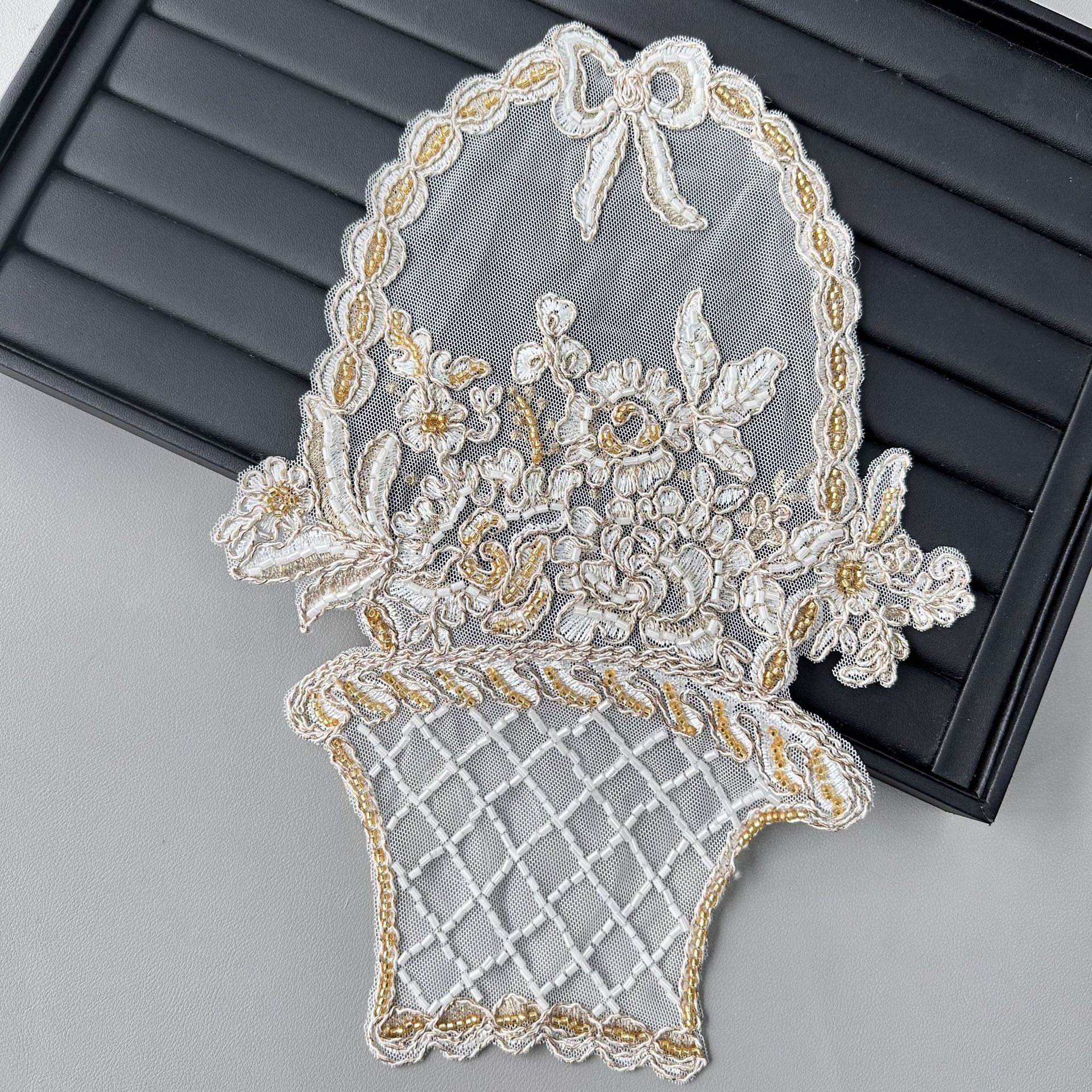 encaje dorado bordado arco pegatinas vestido de boda vestido de espectáculo traje de baño accesorios tela pegatinas materiales de decoración stock image 4