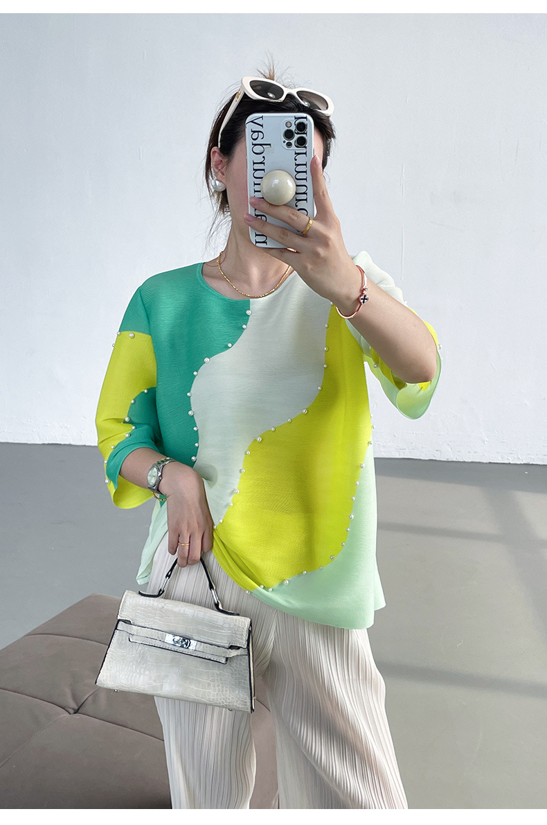 Áo thun nữ cổ tròn xếp ly in họa tiết cầu vồng, đính hạt, dáng rộng — Màu xanh lam chi tiết 15