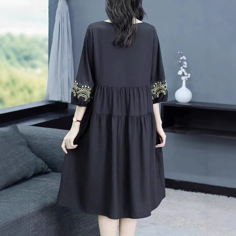Ethnic dress with a round collar