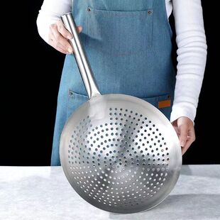 Stainless Steel Oil Drum Leakage Thickened Large Colander Anti-Slip Handle Leaky Fish Scoop Punching Large Water Spoon Soup Spoon Dense Oil Pad