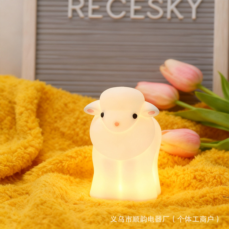 网红爆款小夜灯白色小羊陪伴入睡解压拍帕灯卧室氛围绵羊充电台灯