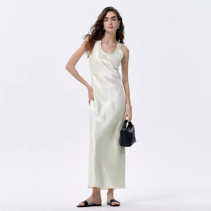 100% Acetate Pleated Textured U-Neck Vest Dress, High-End Elegant, Slimming Look and Exquisite Sleeveless Suspender Long Skirt 100% Acetate Pleated Textured U-Neck Vest Dress, High-End Elegant, Slimming Look and Exquisite Sleeveless Suspender Long Skirt
