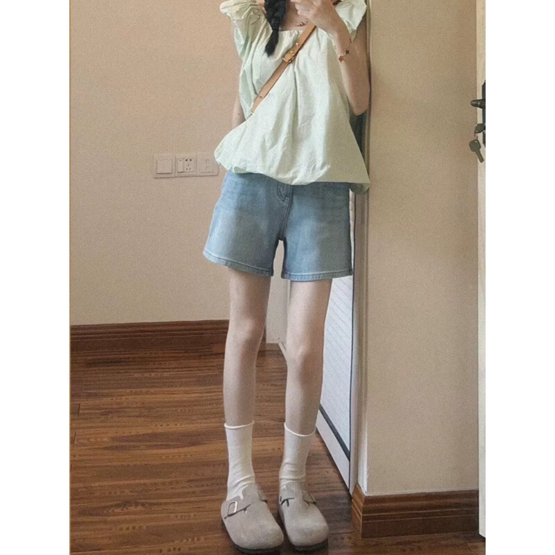 American high street style light-colored denim shorts for women, summer thin style, 2026 new model, high-waisted, loose A-line wide-leg hot pants