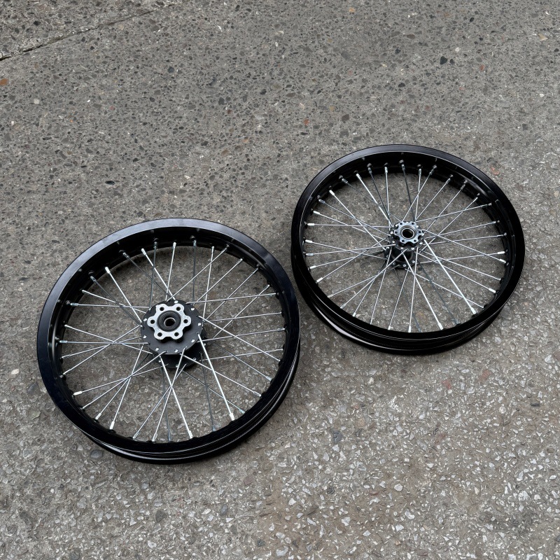 Suitable for QiuLong Light Bee modified front 1.85-16 and rear 2.15-16 aluminum alloy wheel assemblies 16inch wheel rims