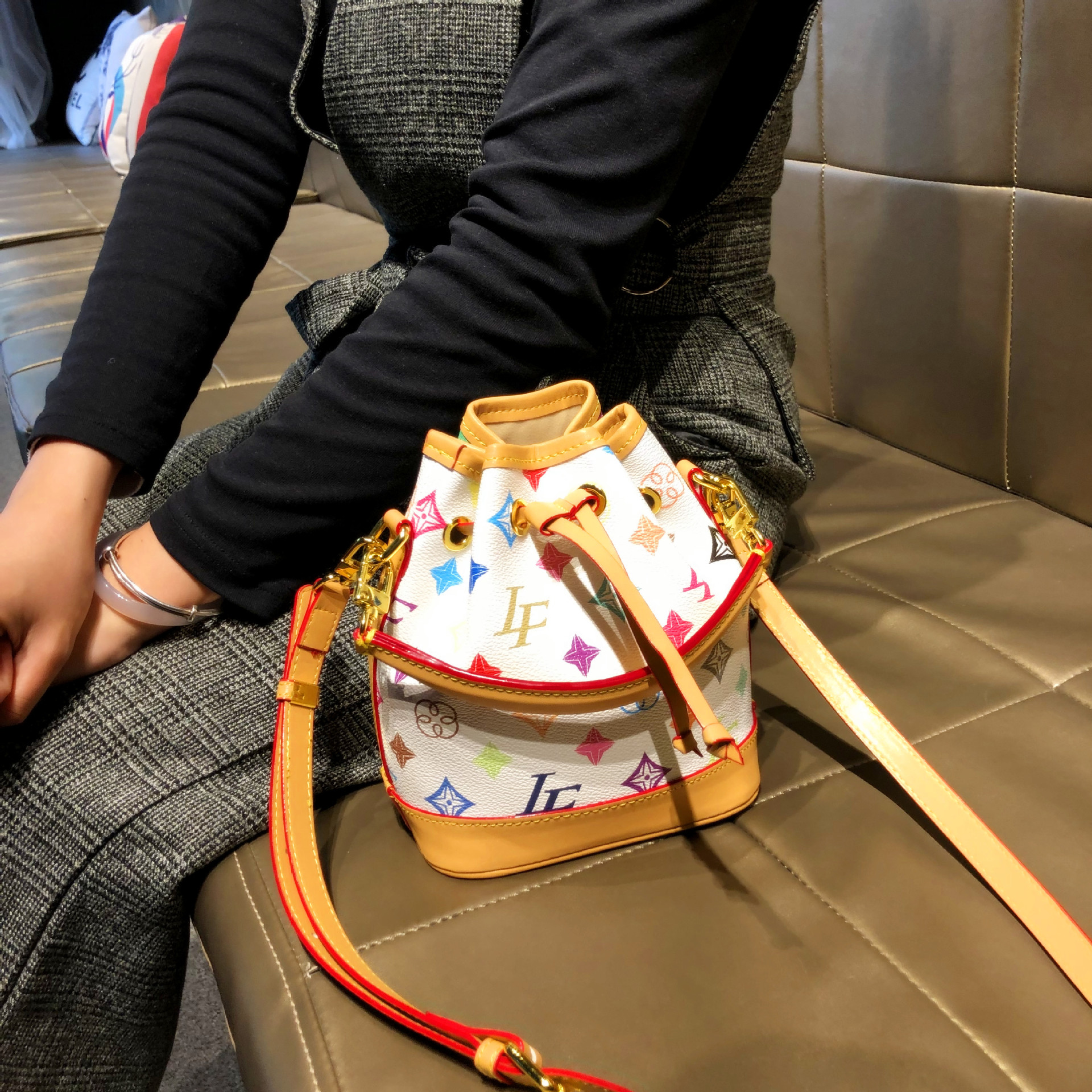 Túi bucket da thật mini nữ đeo chéo xách tay phong cách cao cấp — Nhiều màu