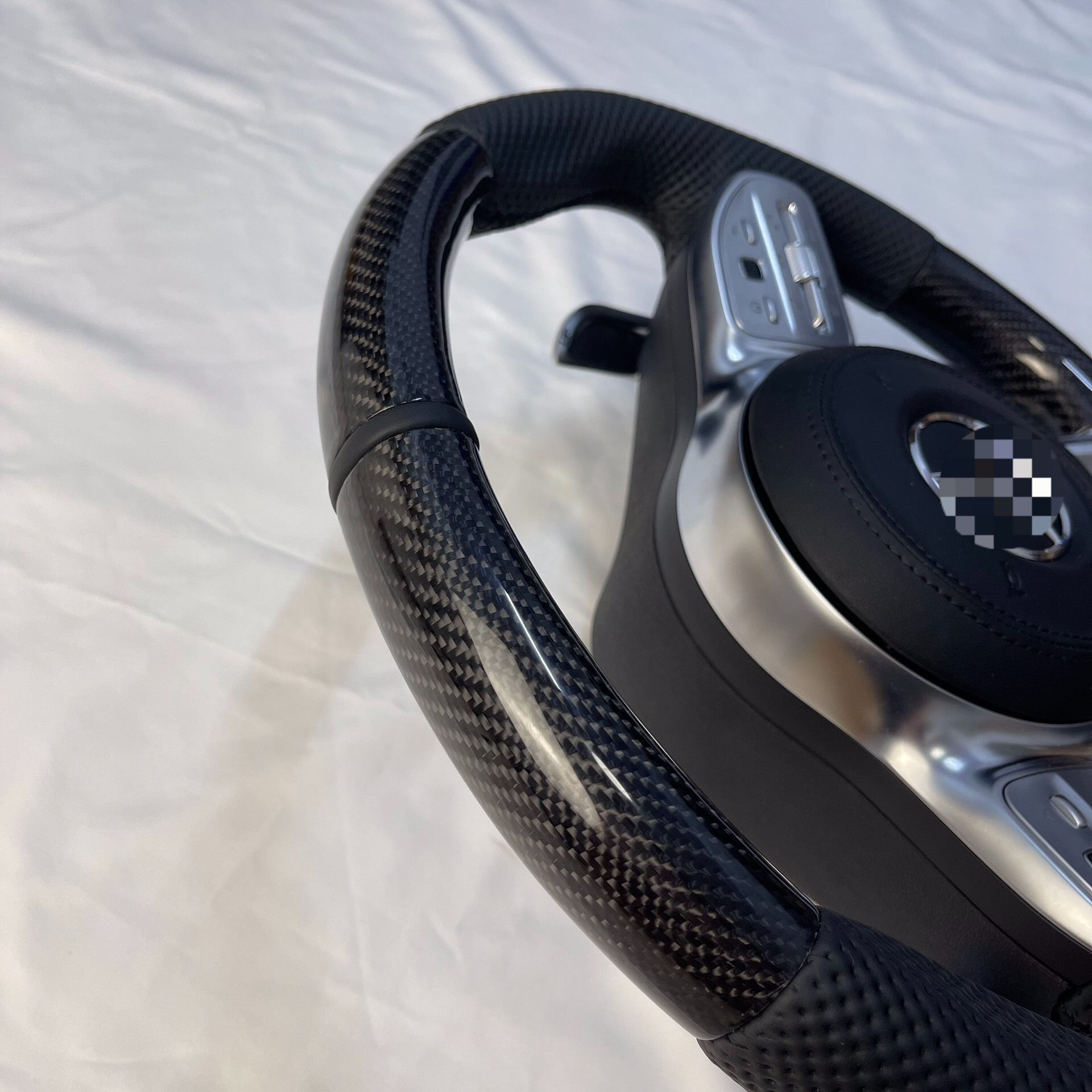 Suitable for Mercedes-Benz steering wheels of A-Class, C-Class, E-Class, ML old models, upgraded to new models, modified AMG carbon fiber steering wheel assembly