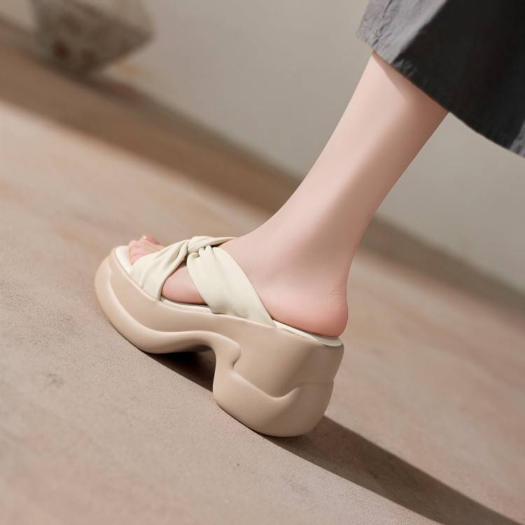 Dép sandal nữ quai chữ V đế tăng chiều cao mềm nhẹ đi biển mùa hè — màu trắng ngà, màu mơ chi tiết 17