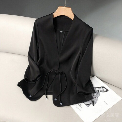 Short, elegant tailored blazer with cropped 3/4 length sleeves—2025 summer collection, lightweight design in a chic Chinese-inspired style, perfect for petite figures with a slimming fit.