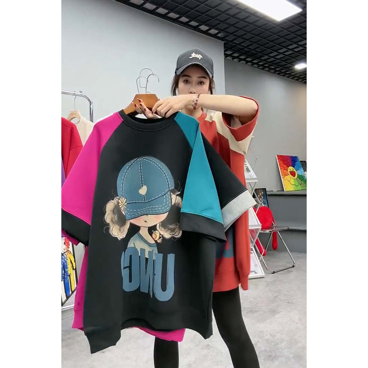 Ropa de mujer de talla grande 2-300 kg Fat mm nueva niña de dibujos animados manga de cinco puntos costura de color de contraste camiseta suelta de manga corta mujer image 1