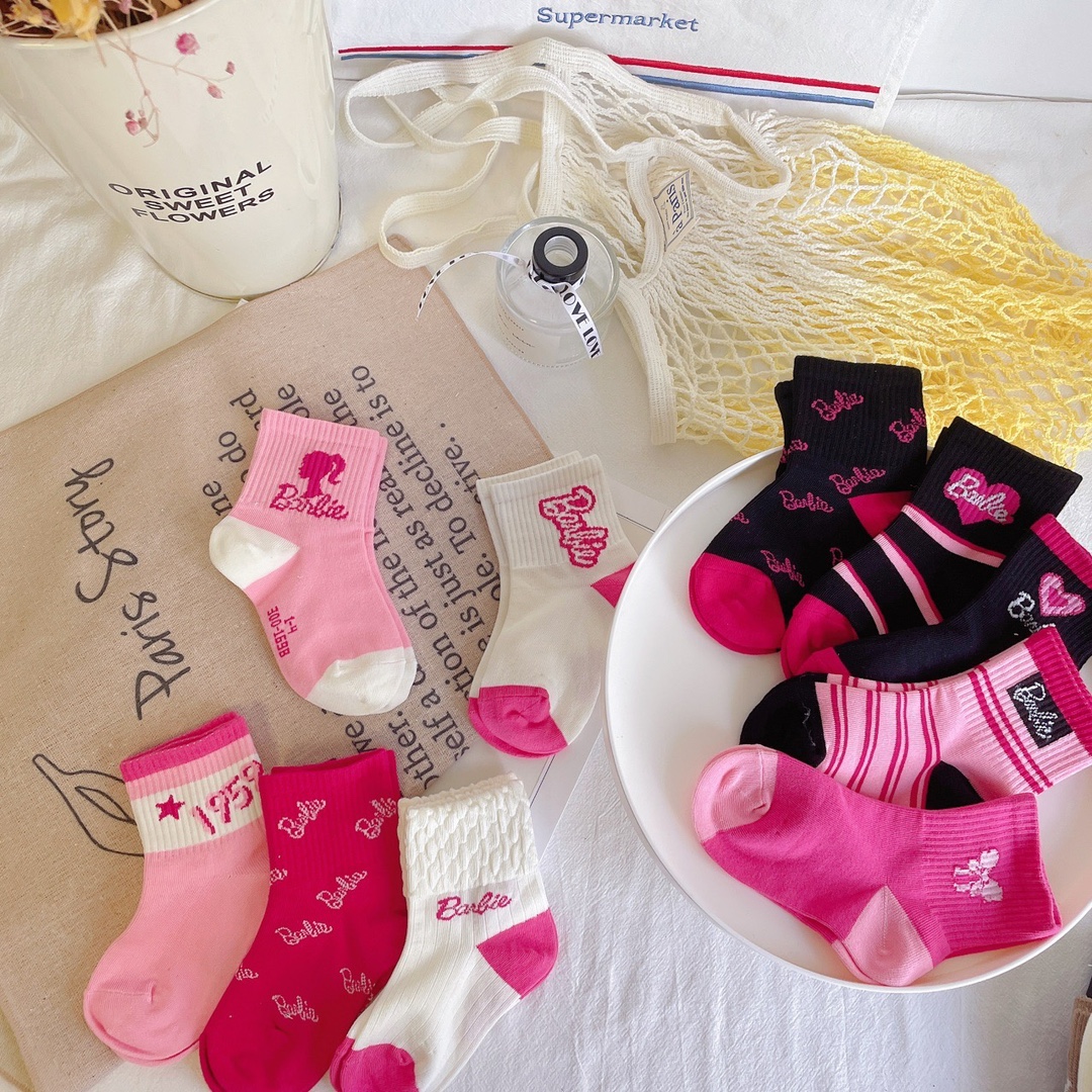 子供靴下レタートレンディな靴下ストライプカレッジスタイル女の子靴下ピンク甘いクールなスタイルスポーツソックス卸売トレンド