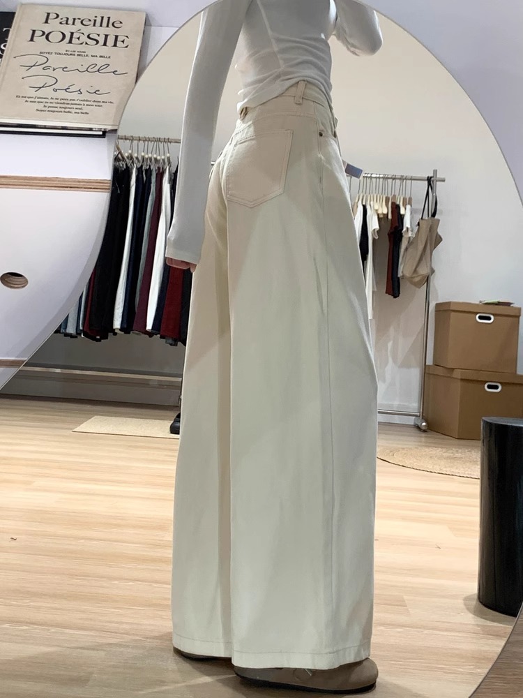 White loose straight jeans