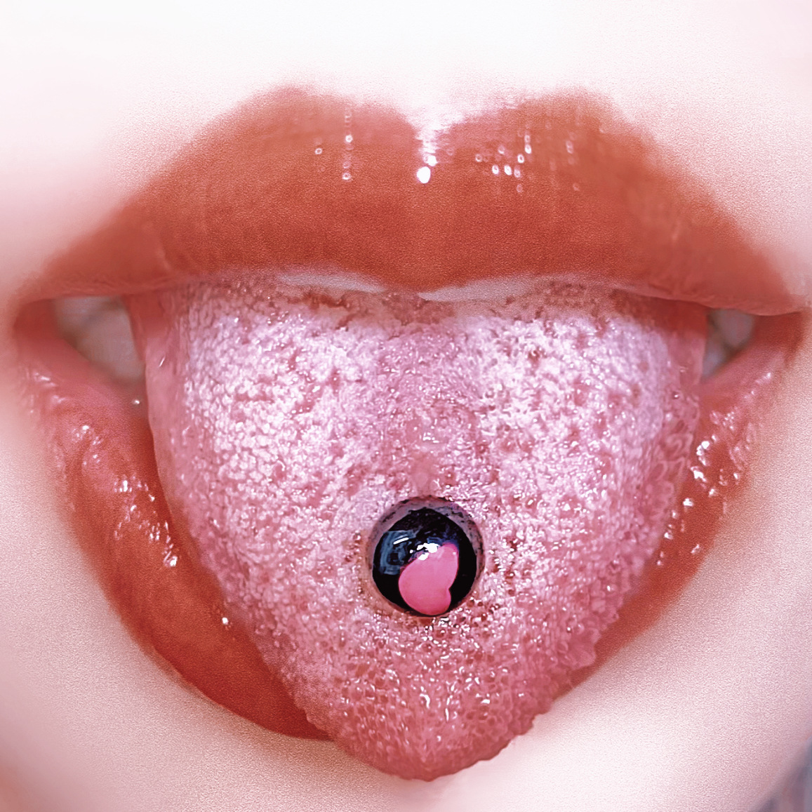 Pointed labret stud close-up product detail