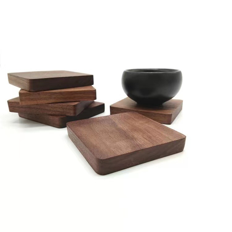 Planos cuadrados de nuez negra (6cm)