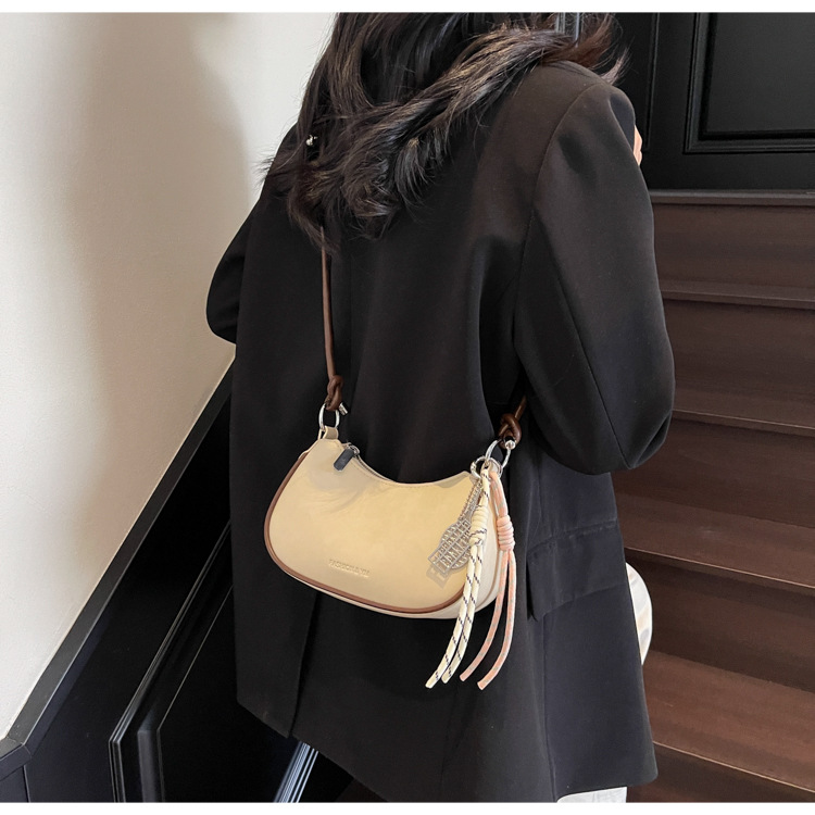 French niche quality handbag, women's bag, Spring 2025 new underarm bag, simple and versatile commuter crossbody bag undefined