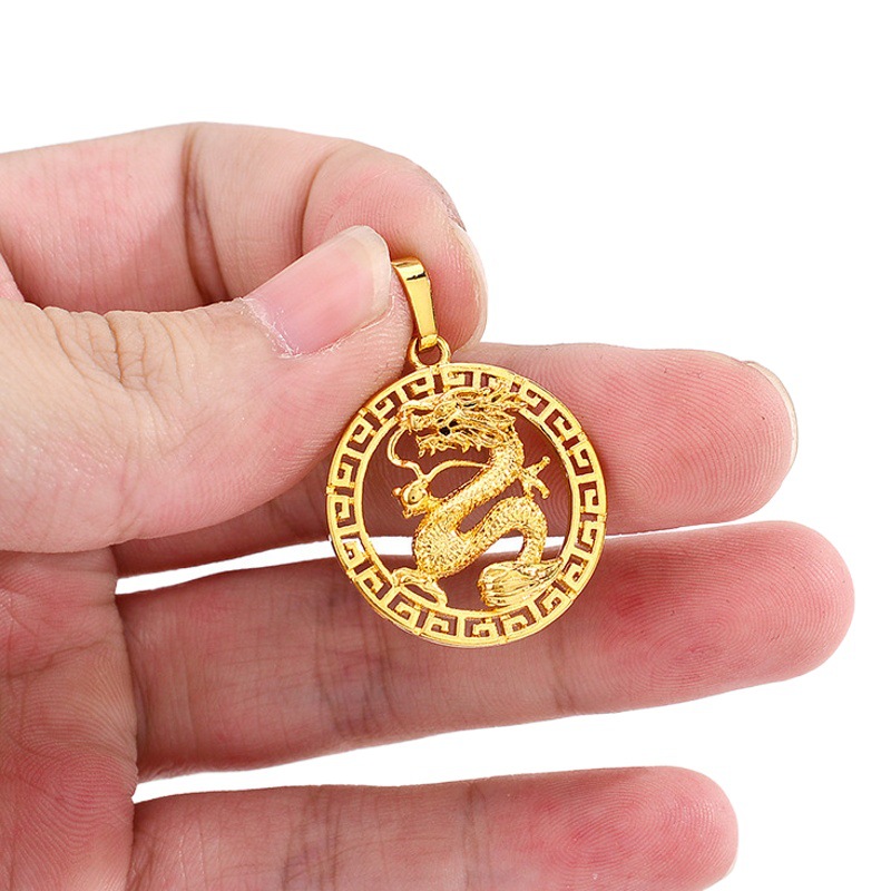 Cross-border chapado 24K patrón de la Gran Muralla Dragón Dorado hombres y mujeres pareja collar animal año dragón Zodiaco colgante de joyería al por mayor