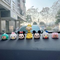 超小可愛いセンターコンソールの置物高級感アニメの内装が可愛い車に飾られています。