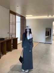 松弛感休闲时尚套装女秋季2025新款辣妹V领连帽卫衣半身裙两件套