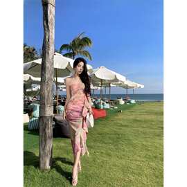 风情万种 配色是大美女明艳异域风情连衣裙荷叶边设计石油风