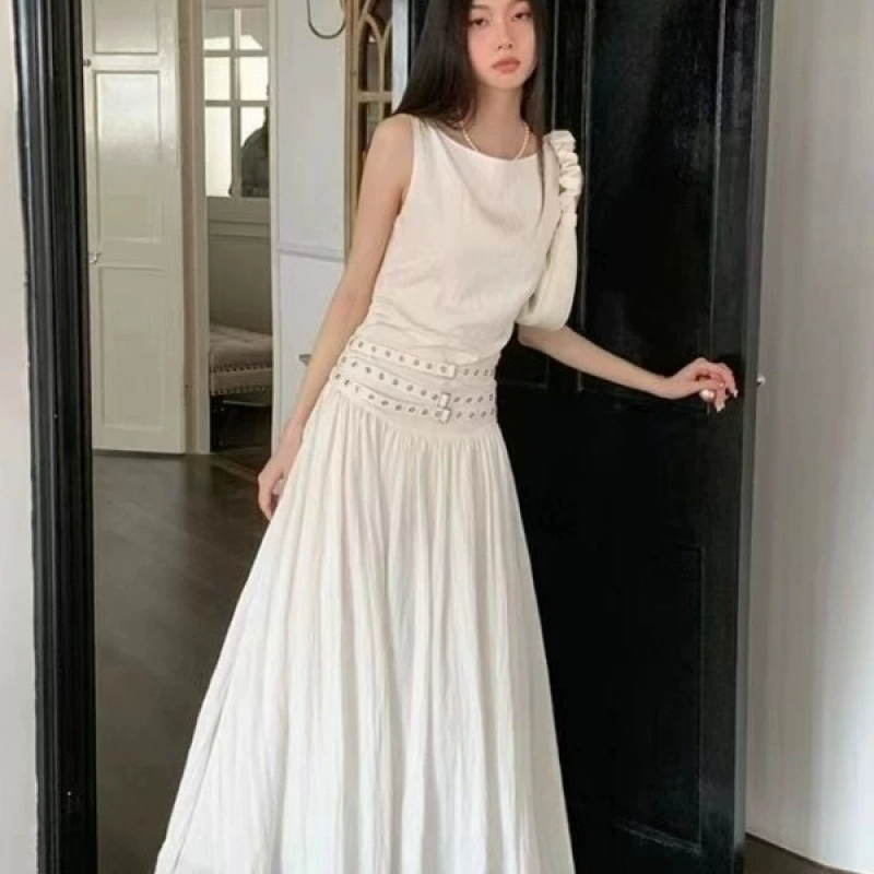 Высококачественное нишевое платье-жилет с поясом для женщин, лето 2024, новый стиль, утягивающая французская длинная юбка