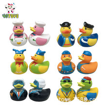 跨境儿童沐浴洗澡戏水小黄鸭子捏捏叫PVC搪胶玩具浴室洗澡鸭子