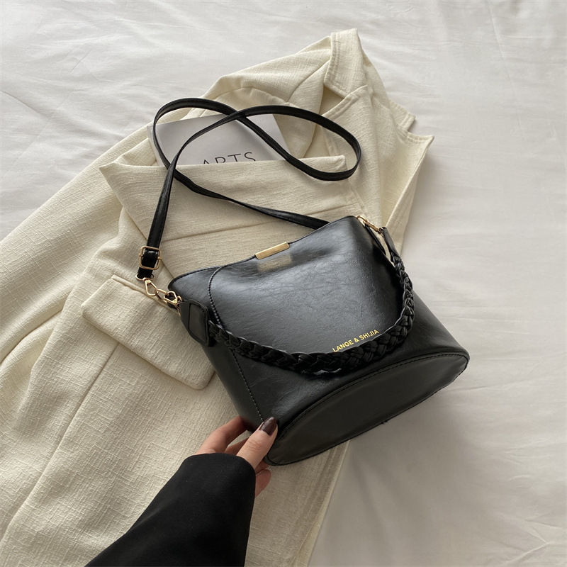 Niche Zhong bolso de brazo para mujeres 2024 nuevo otoño invierno textura alta Maillard viaje bolso de hombro bolso de balde