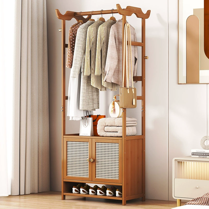 Скандинавская домашняя спальня с балконной обувью и шапкой для хранения одежды