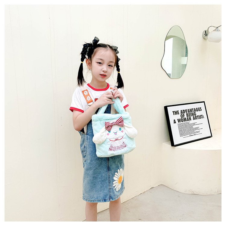 Trendy children's plush bags are in fashion and popularity. Winter children's plush bucket bags, handbags, cartoon little animals, girls' street style undefined