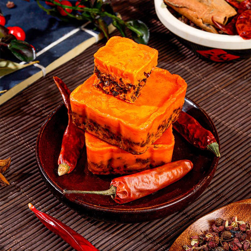 Hot and spicy Chongqing hot pot base for one person, independent small package, butter and spicy household seasoning wholesale and delivery