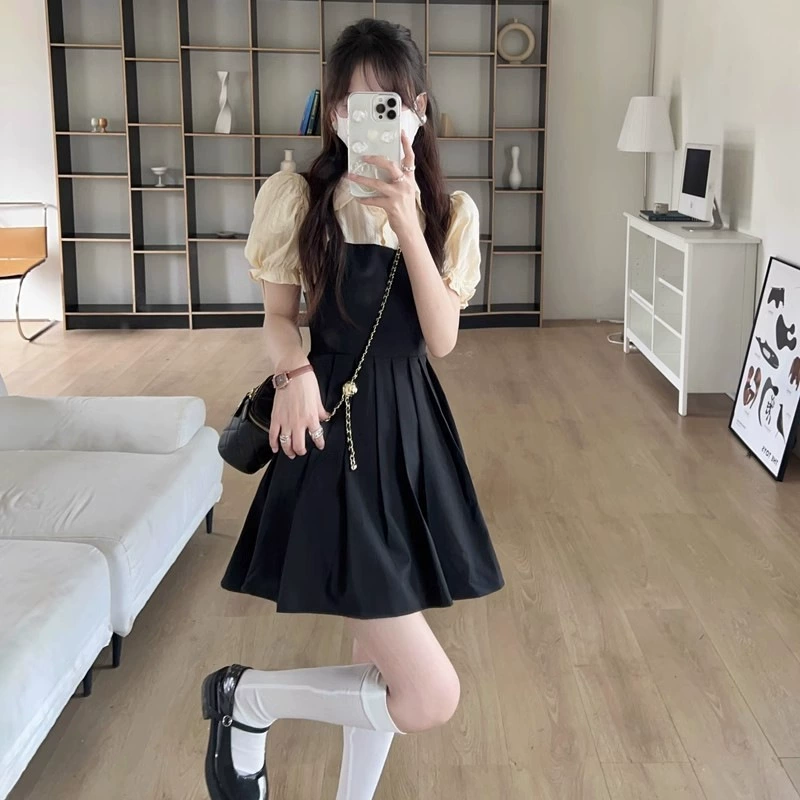Поддельные два подтяжки платья школьницы 2025 Новый корейский стиль колледжа тонкая пряная девушка юбка